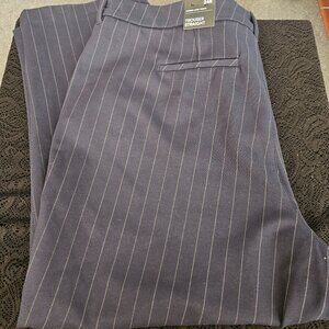 NWT Torrid Studio Luxe Ponte Pinstripe Straight Leg Trouser Pants (24W)